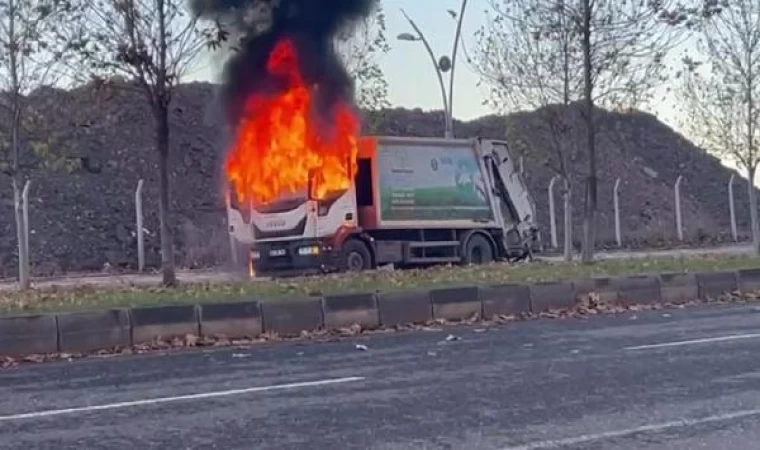 Çöp kamyonu alev aldı; sulama aracı ile müdahale edildi