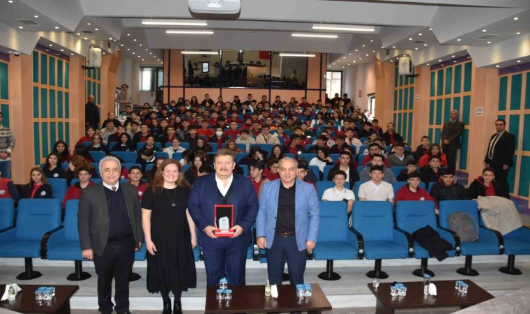 Deniniz OSB Kolejinde Okulum, Mesleği, Kariyerim seminerleri düzenlendi