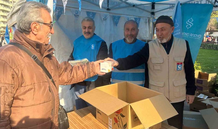 Denizlide binlerce vatandaşa kandil ikramı yapıldı