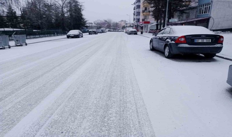 Denizlinin yüksek kesimleri beyaz gelinliğini giydi