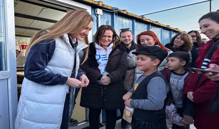 DEÜ ekiplerinden Malatyada konteyner kente ziyaret