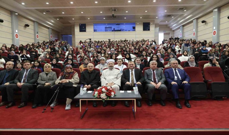 Diyanet İşleri Başkanı Erbaş: “Medeniyetimizin ilim ve irfan dünyasıyla tanışan çocuklarımız geleceğe güvenle yürüyecektir”