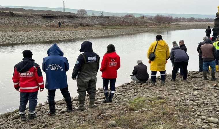 Diyarbakırda 36 kişilik ekip dört gündür kayıp vatandaşı arıyor