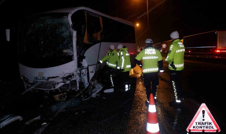 Edirnede polis servis aracı ile otobüs çarpıştı: 10u polis 11 yaralı