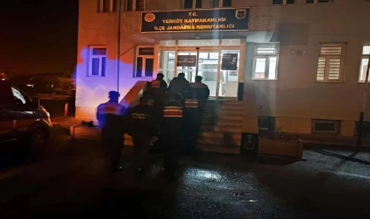 Ehliyet sınavına kopya düzeneği ile giren adayı jandarma yakaladı