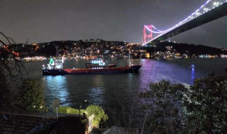 (Ek bilgi ve fotoğrafla) istanbul Boğazı’nda gemi trafiği askıya alındı