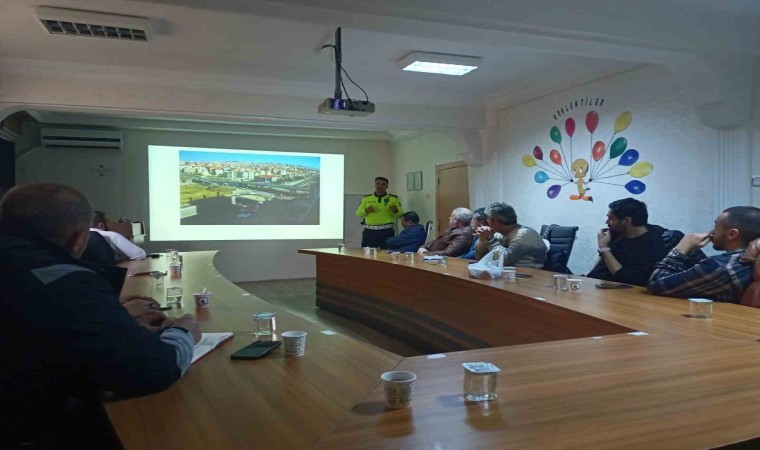 Elazığ polis ekipleri tarafından sürücülere eğitim verildi