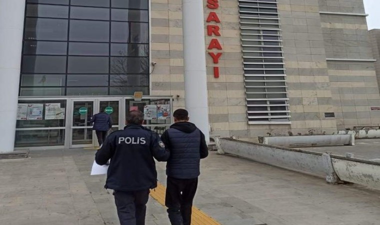 Elazığda sokak satıcılarına operasyon: 4 gözaltı