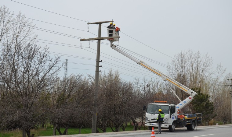 Elektrik dağıtım sistemi bakımdan geçti, planlı kesintiler yüzde 12,5 azaldı