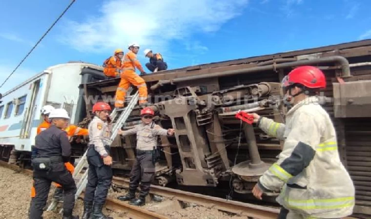 Endonezya’daki tren kazasında 4 kişi öldü, 29 kişi yaralandı