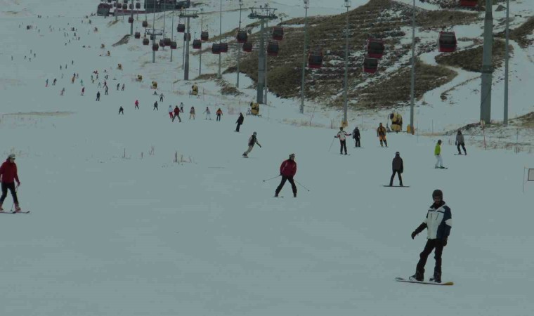 Erciyeste pistler doluyor