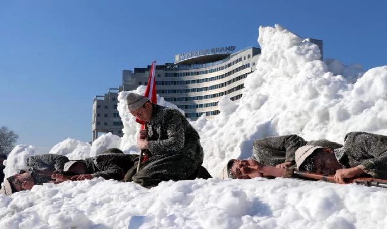 Erciyes’ten getirilen karların üzerinde Sarıkamış şehitleri anıldı