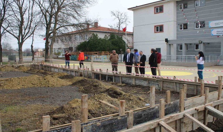 Ergene Kaymakamı Duman, inşasına başlanan anaokullarını inceledi