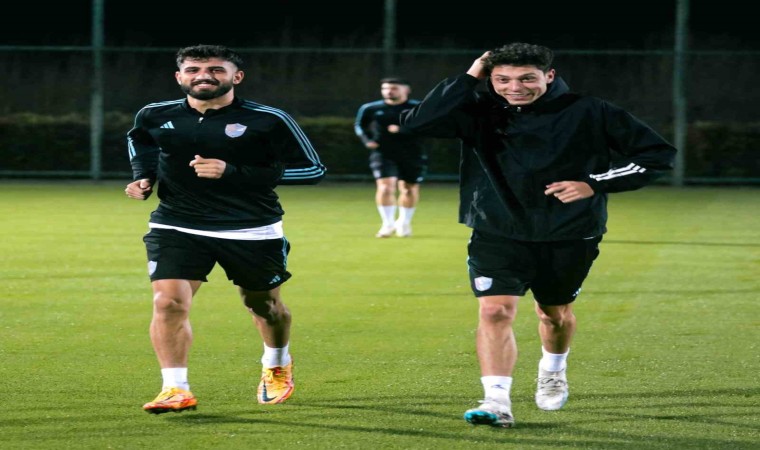 Erzurumspor FK Antalyada kampa girdi