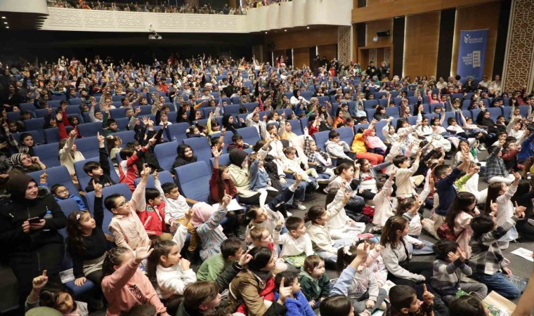 Esenler Belediyesi yarıyıl tatiline ‘merhaba diyen minikler için “Karne Şenliği” düzenledi