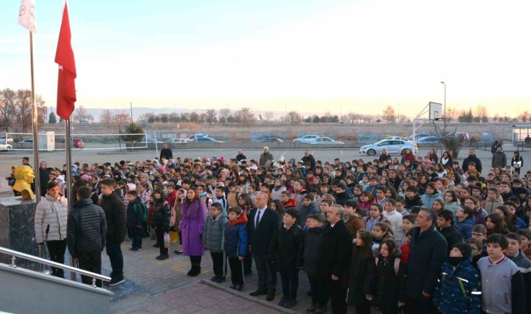 Eskişehirde de şehitler için saygı duruşu düzenlendi