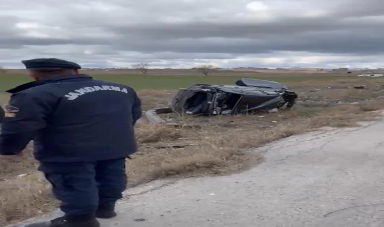 Eskişehir’de direğe çarpan otomobildeki 2 kişi öldü