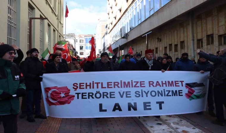 Eskişehirde Pençe Kilit Harekâtında şehit olan askerler ve Gazze için yürüyüş