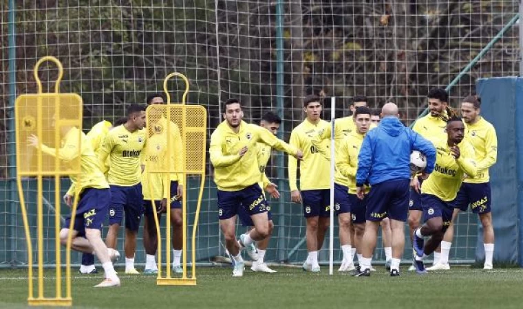 Fenerbahçe’de İstanbulspor maçı öncesinde kadro sıkıntısı