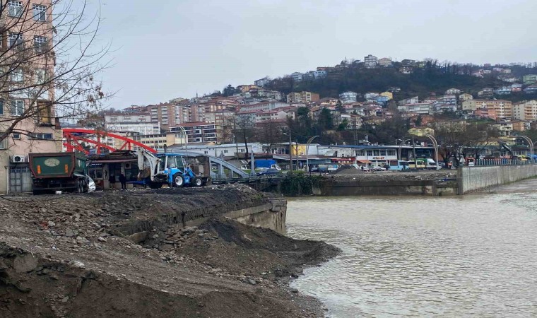 Fevkani Köprüsünün 106 günde yıkımı tamamlandı