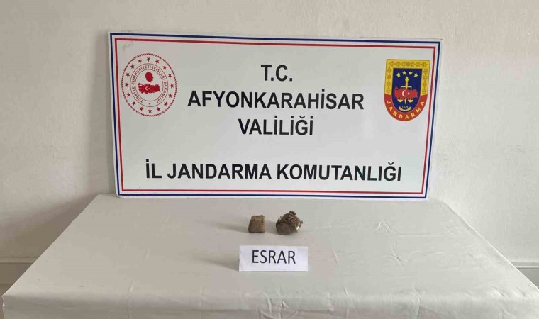 Fransadan sipariş ettiği esrar kargosunu alamadan jandarmaya yakalandı