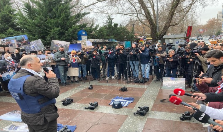 Gazeteciler Gazzede öldürülen gazeteciler için bir araya geldi