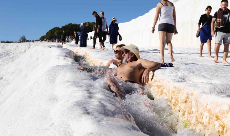 Gazetecilerden ‘100. Yılda Pamukkale fotoğraf sergisi