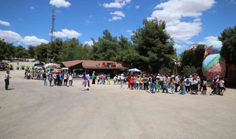 Gaziantep Hayvanat Bahçesini 1 yılda 4 milyon 750 bin kişi ziyaret etti