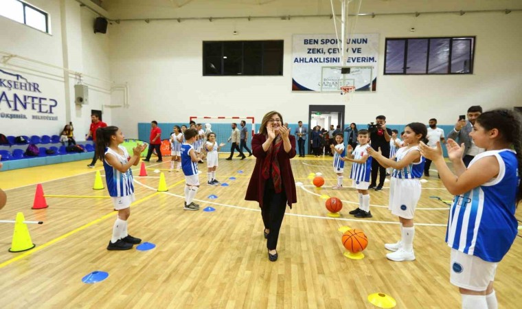 Gaziantepin sporcu sayısı artıyor, kupa ve madalyaları çoğalıyor