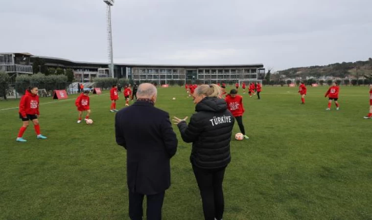 Geleceğin Yıldız Kızları Projesi’nin U15 hazırlık kampı başladı