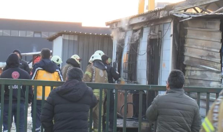 (Geniş haber) Sultanbeyli’de işçilerin kaldığı konteynerde yangın: 3 ölü, 2 yaralı (düzeltilerek)