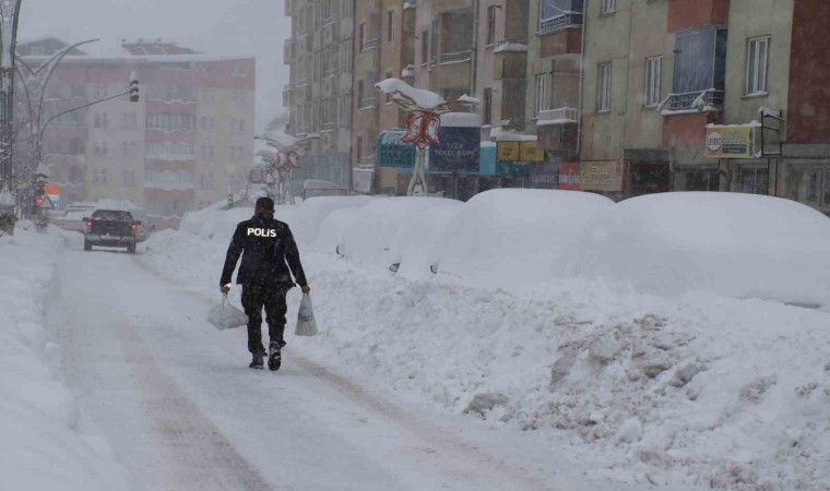 Hakkaride kartpostallık kar manzaraları görenleri mest etti