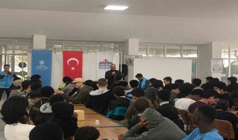 İmam Hatip Liselerinde okuyan öğrenciler Kuşadasında buluştu