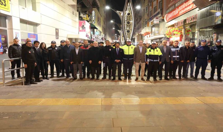 İskenderunda polisler yeni yıla iş başında girdi