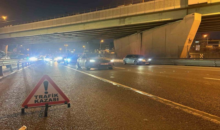 İstanbulda usulsüz çakar-siren ve emniyet şeridi kullananlara ceza