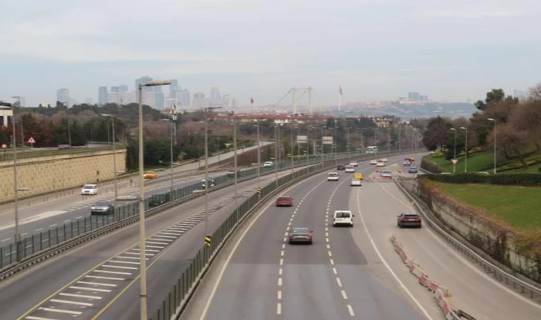 İstanbul’da yılın ilk gününde yollar boş kaldı