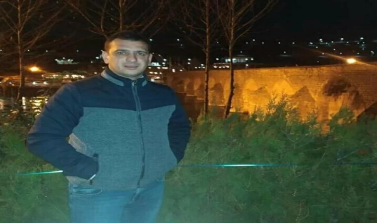 İzmir’de otomobil, köprü korkuluklarına çarptı; 2 ölü, 3 yaralı