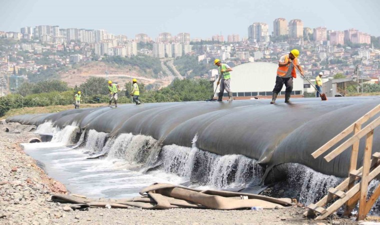 İzmit Körfezinden 13 bin 500 kamyon dip çamuru çıkarıldı