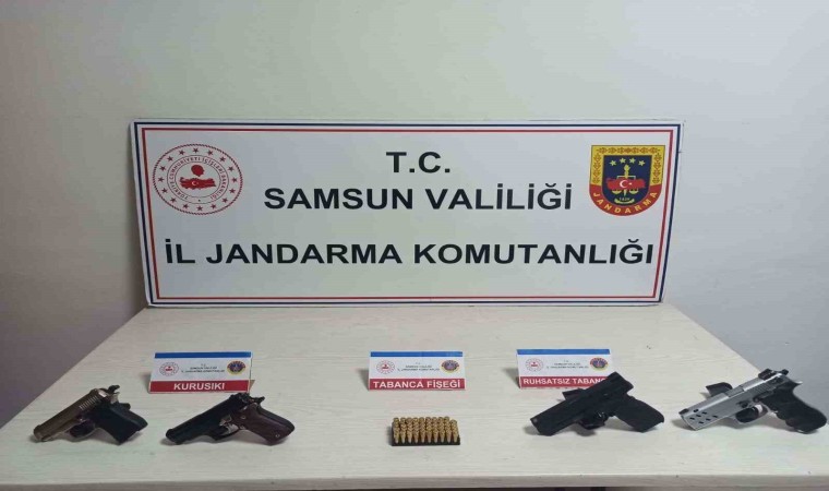 Jandarma ekipleri asker eğlencesinde silah ele geçirdi