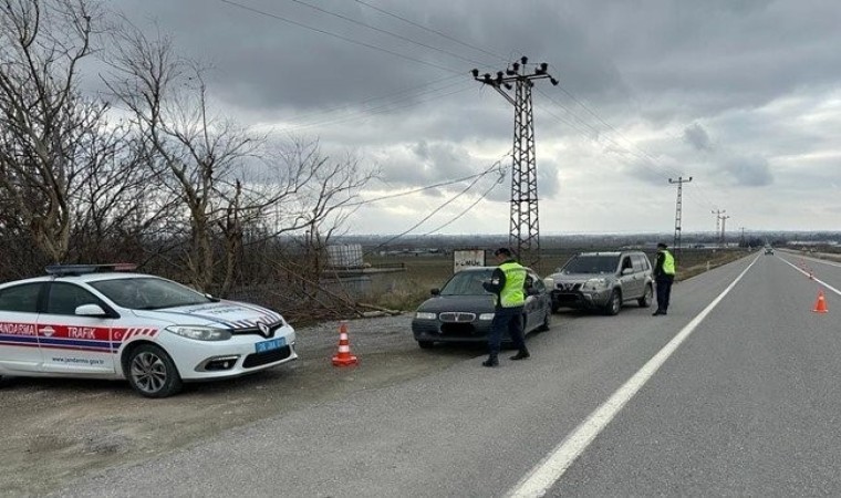 Jandarma ekiplerinin trafik denetiminde ceza yağdı