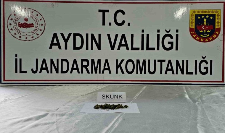 Jandarma uyuşturucuya geçit vermiyor