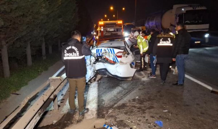 Kaçak göçmenleri taşıyan araç, polis aracına çarptı: 4’ü polis, 18 yaralı