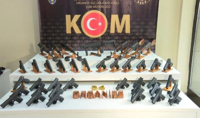 ’Kafes-29’ operasyonunda ele geçirilen silahlar sergilendi 