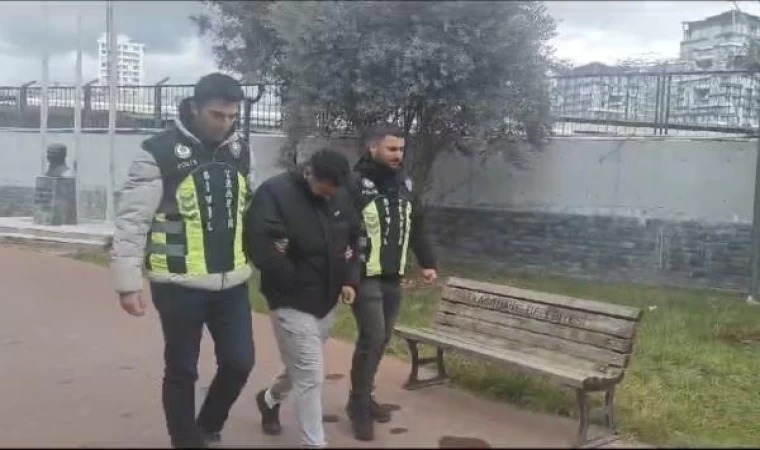 Kağıthane’de otomobilin aynasını kırıp kaza yapan motosiklet sürücüsü gözaltına alındı