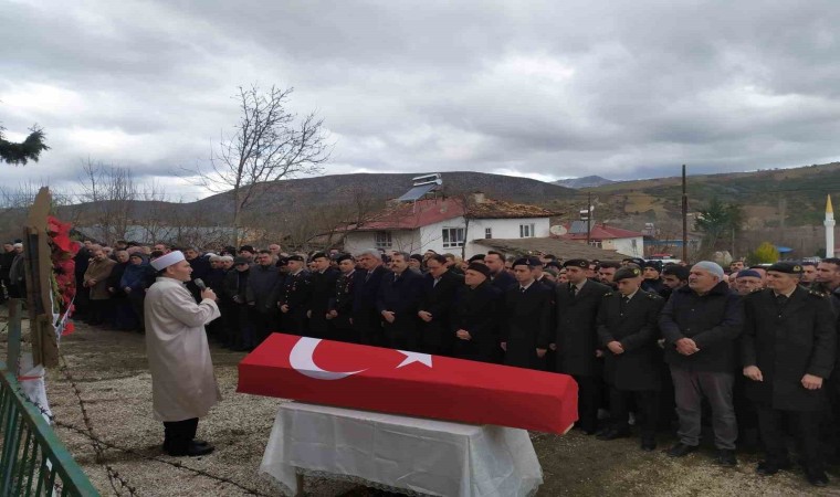 Kalbine yenik düşen uzman çavuş toprağa verildi