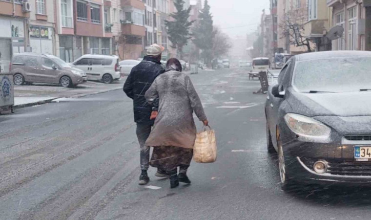 Kar İstanbulun sınırına dayandı