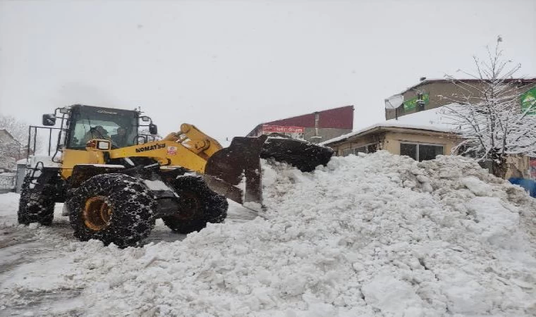 Karlıova’da kapanan 30 köy yolu, ulaşıma açıldı