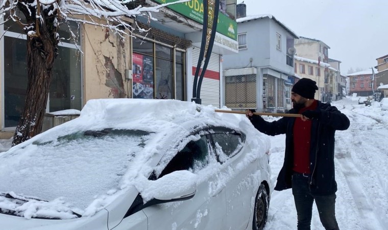 Karlıovada kar çilesi devam ediyor