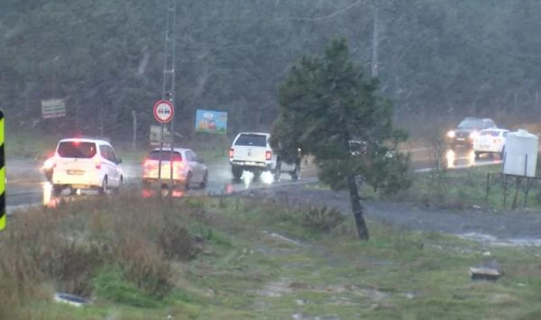 Kartal’da kar yağışı başladı