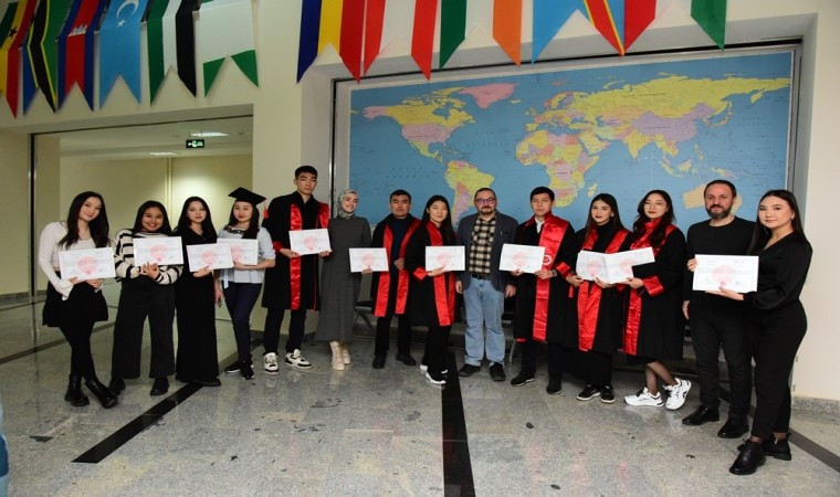 Kastamonu Üniversitesinde uluslararası değişim öğrencileri sertifikalarını aldı